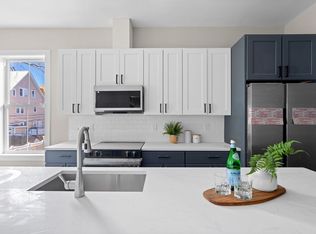 28 Hansborough St #5, Dorchester Center, MA 02124