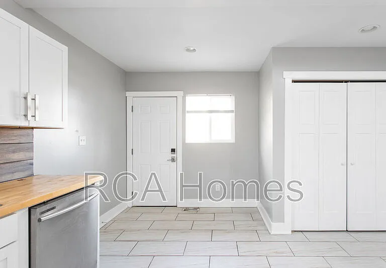 1006 Palmer St — Photo 3