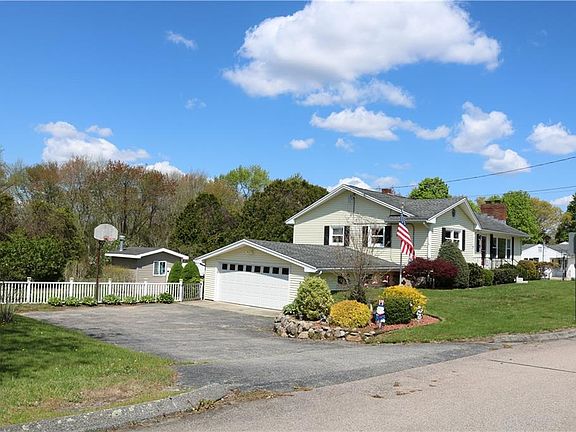 2nd image of 7 Nichols Ln