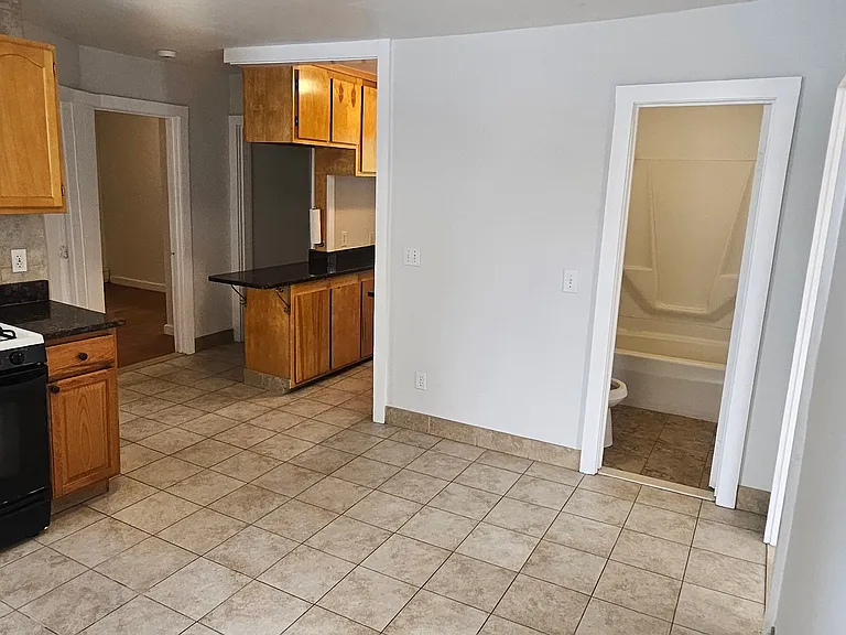 5 McFarland Court Worcester #1 — Photo 9