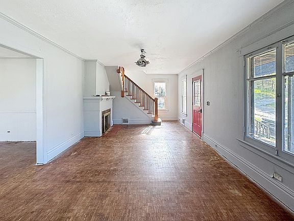 5th image of 1225 23rd Ave