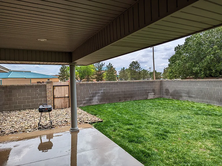 1328 Oakwood Cir — Photo 5