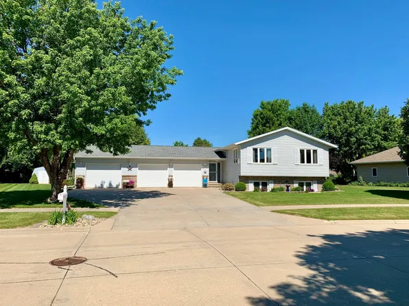 409 Oak Dr, Sibley, IA 51249