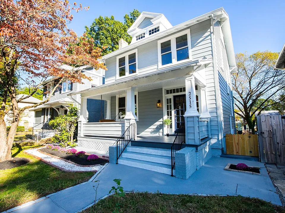 2515 3rd Ave