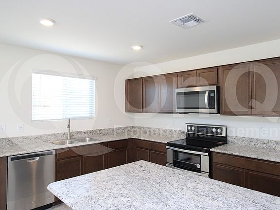 4th image of 1517 E Desert Breeze Dr