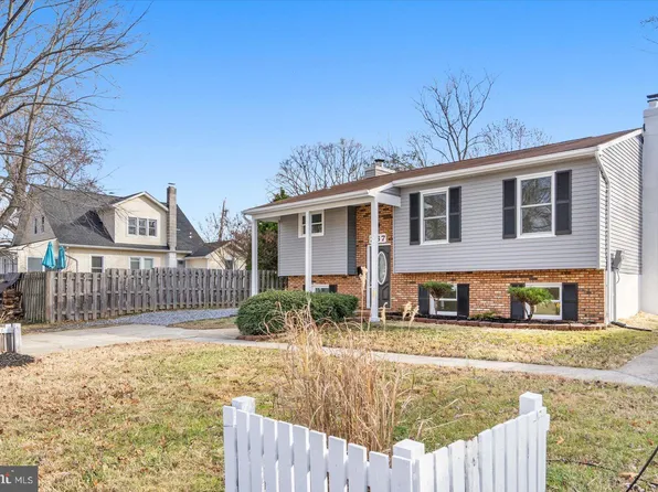 267 Lake Riviera Rd, Pasadena, MD 21122