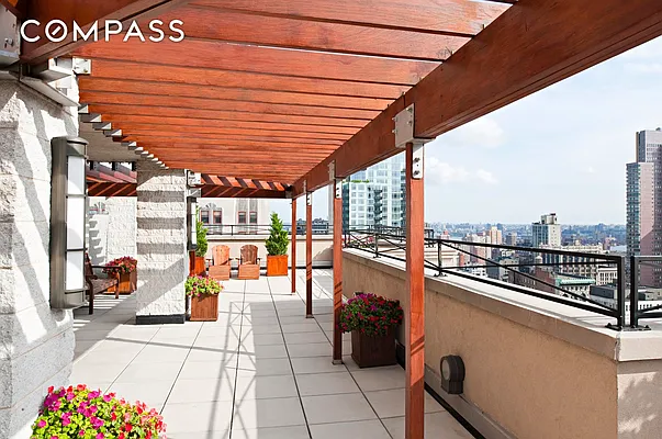 Rented by Compass | media 42