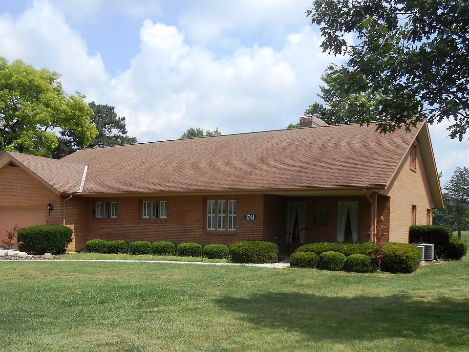 1st image of 3744 Lyon Dr