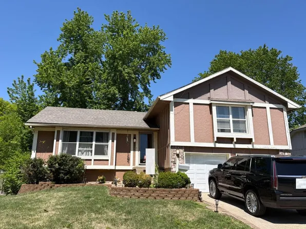 6500 E 140th Pl, Grandview, MO 64030