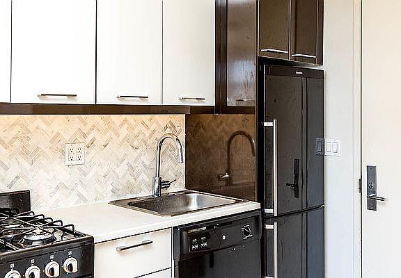 3rd image of 865 Grand St APT 4A