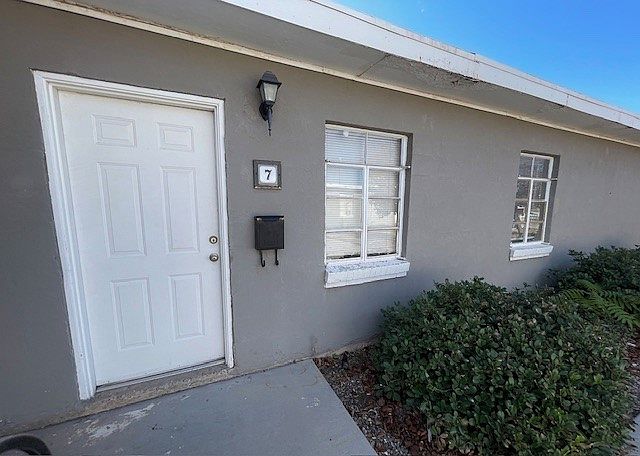 1st image of 919 S Solano Dr APT 7