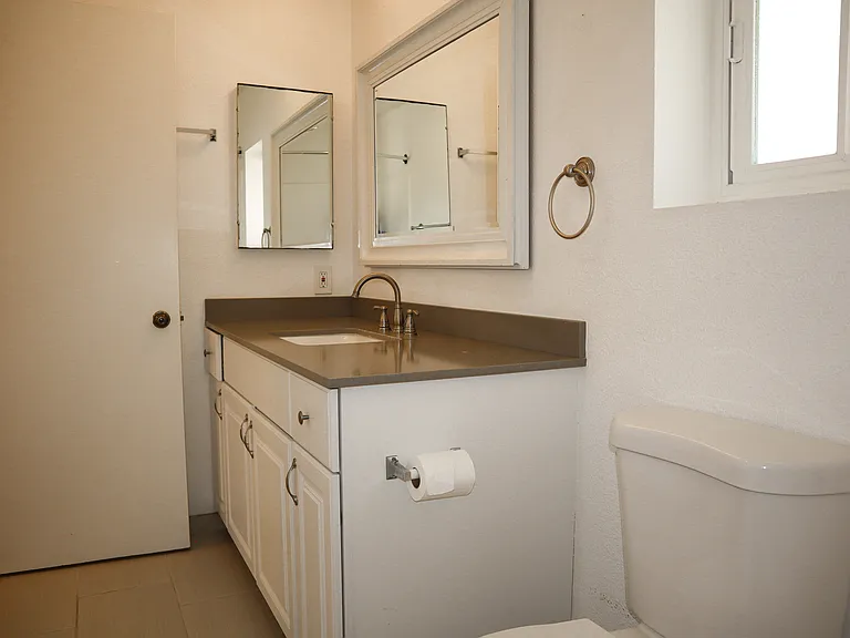 Upstairs Hall Bathroom