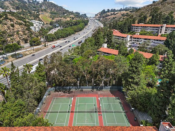 3rd image of 2700 Cahuenga Blvd E APT 3104