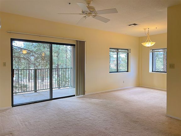 2nd image of 1001 Oppenheimer Dr APT 122