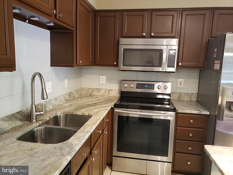 12852 Silvia Loop — Photo 4
