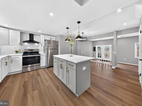 9093 Wharton Ct, Manassas, VA 20110