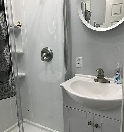 5th image of 707 NW B St