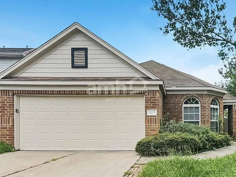 2423 Lofty Falls Ct — Photo 1