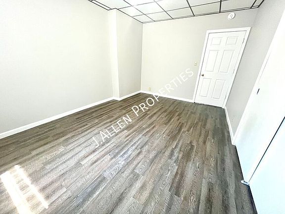 5th image of 313 N 12th St APT 304