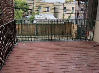 2226 Steinway St APT 2R, Astoria, NY 11105