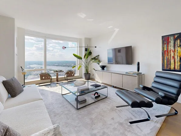 240 Devonshire St #5104, Boston, MA 02110