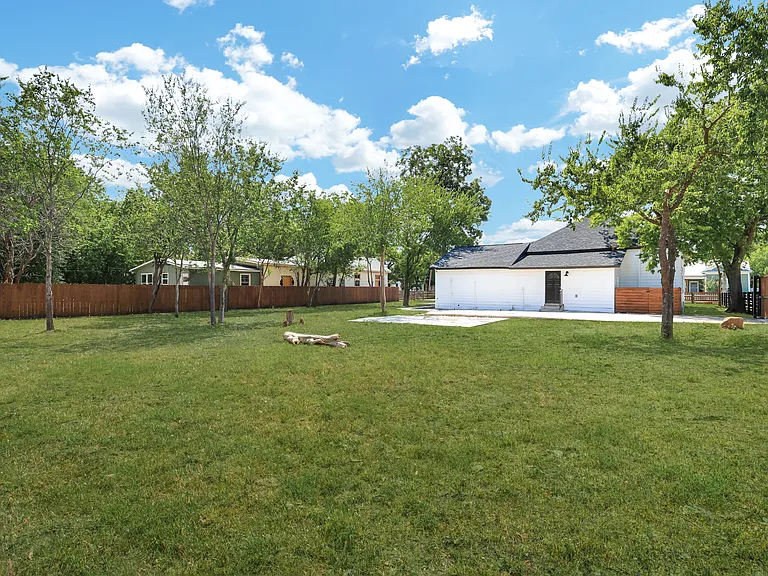 2425 Monterey St — Photo 27