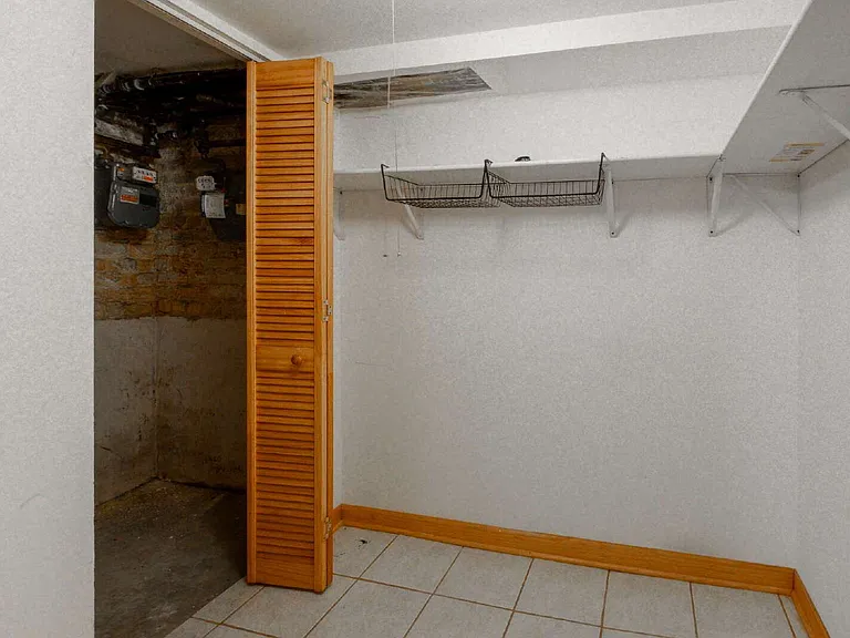 3403 N Hamlin Ave #1 — Photo 16