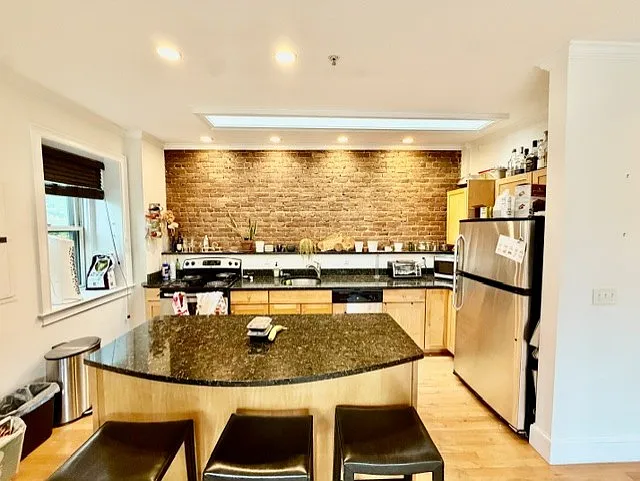 435 Beacon St #6 — Photo 8