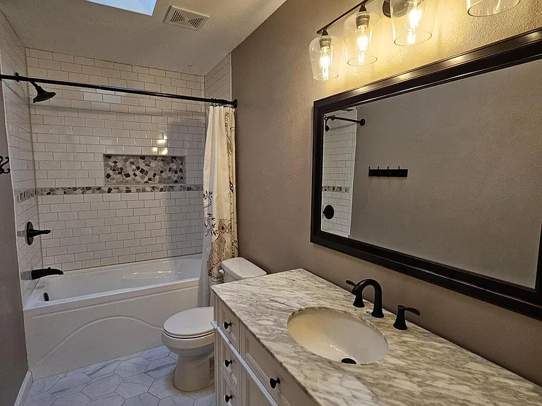 2219 Calle De Cantabria — Photo 16