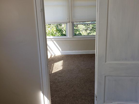 5th image of 3360 Desota Ave