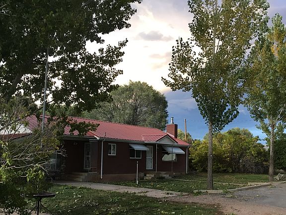 Front w/trees and bushes