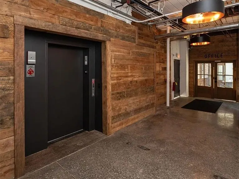 200R Barrett St #209 — Photo 9