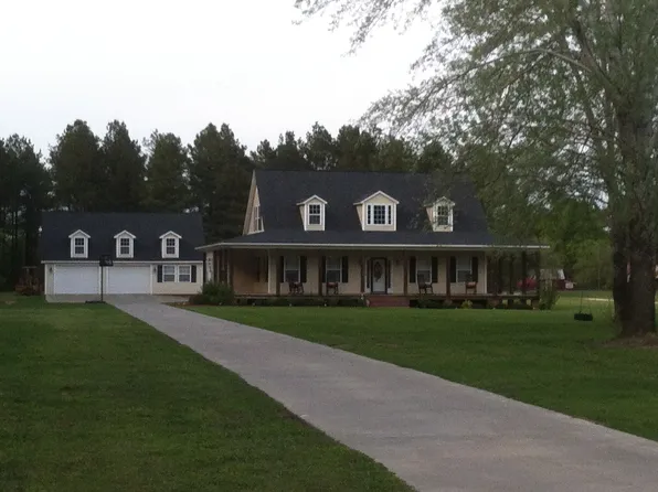 1709 Arabia Rd, Raeford, NC 28376