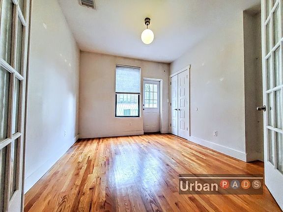 5th image of 128 Manhattan Ave #4R