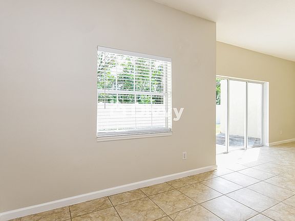5th image of 436 Westpoint Garden Cir
