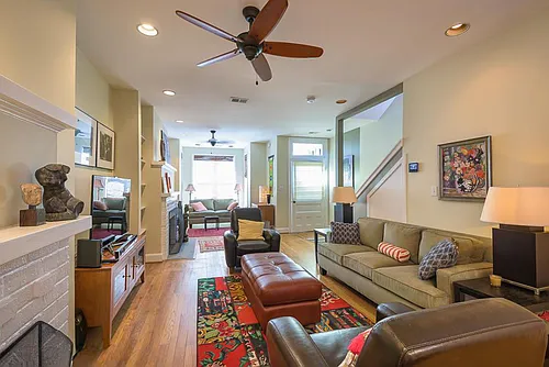 504 Capitol Ct NE #ID170373P Photo 1