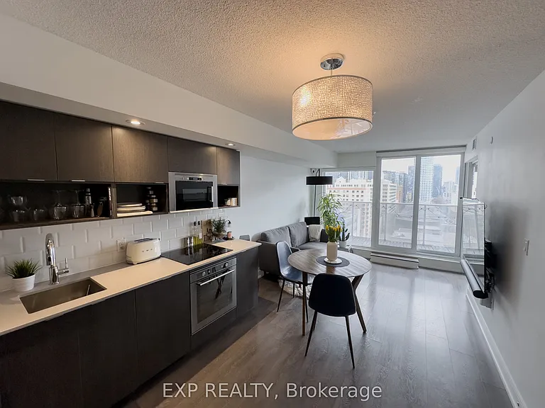 89 McGill St #1009 — Photo 2
