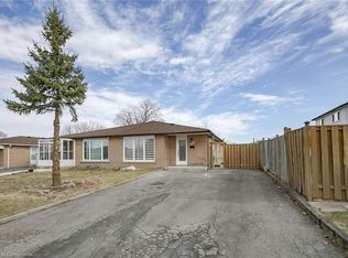 35 Deeside Cres, Brampton, ON L6T3L8