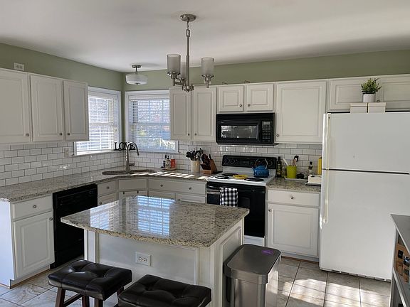 3rd image of 5516 Abbott Cir