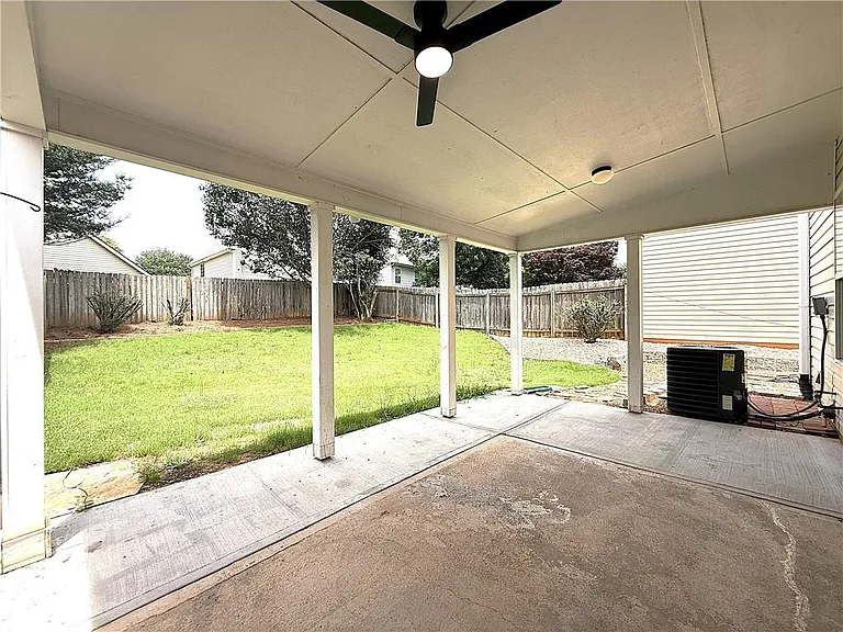 2150 Lexington Ln — Photo 20