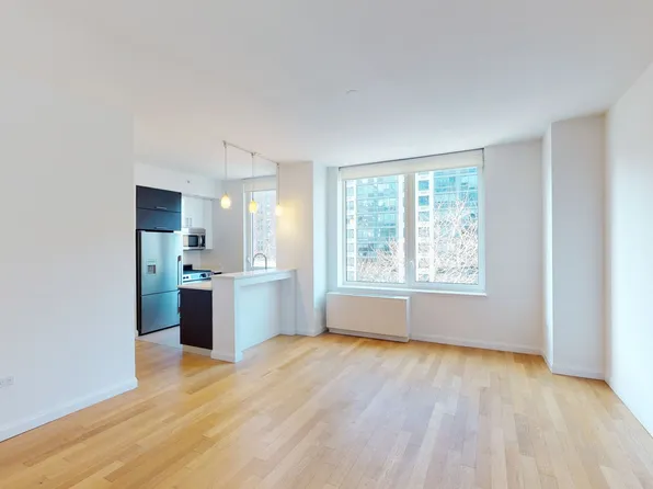 795 Columbus Avenue image 1 of 9