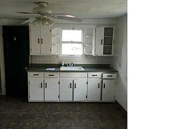 3rd image of 46 Peinkofer Dr