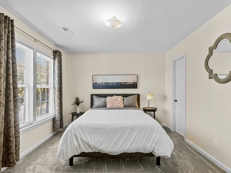 Bedroom with connected bathroom and walk-in closet, queen bed (Bedroom 5)