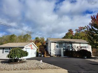 49 Meadow Dr, Beaver Bank, NS B4G 1B5