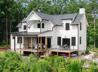 693 Gallimore Rd, Flat Rock, NC 28731