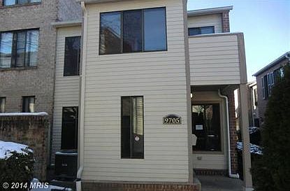 2nd image of 9705 Brassie Way