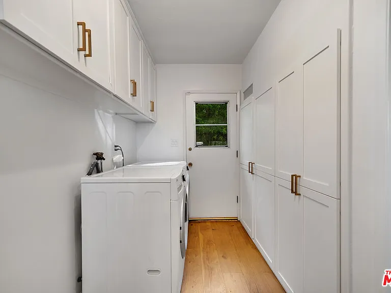 1758 Clear View Dr — Photo 15