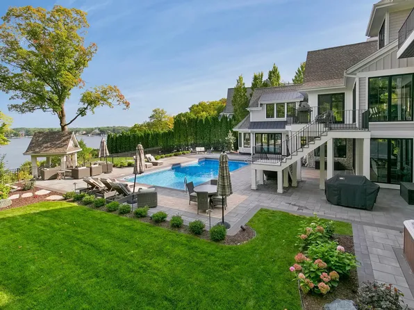 6445 Hawks Pointe Ln, Excelsior, MN 55331