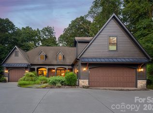 300 White Pine Dr, Hendersonville, NC 28739