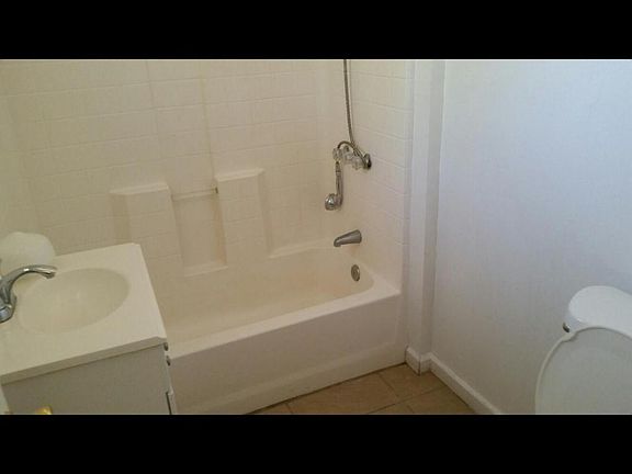 4th image of 45535 Lostwood Ave